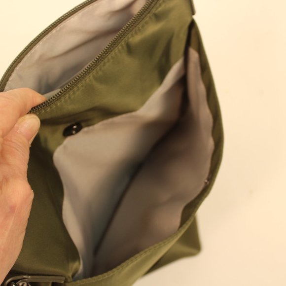 Baggallini Stephine Large Crossbody Bag - Picture 3 of 7